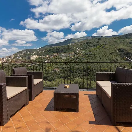 Casale Ceppone Дом отдыха Вико-Экуенсе