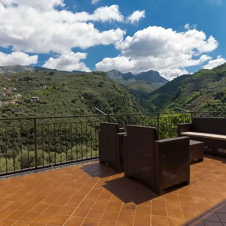 Дом отдыха Casale Ceppone Вико-Экуенсе